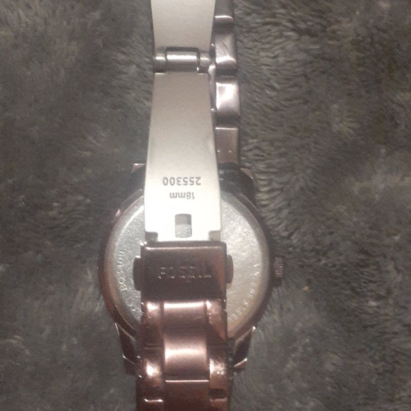 Unique Fossil watch - Picture 3 of 4